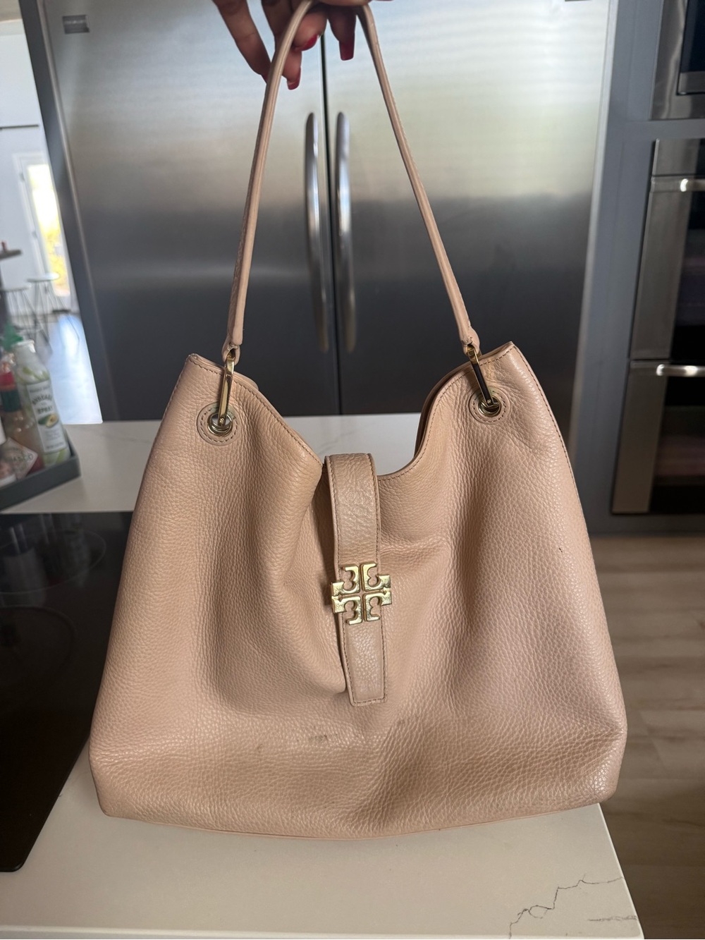 Tory Burch Pebbled Leather Shoulder Bag in Soft Pink